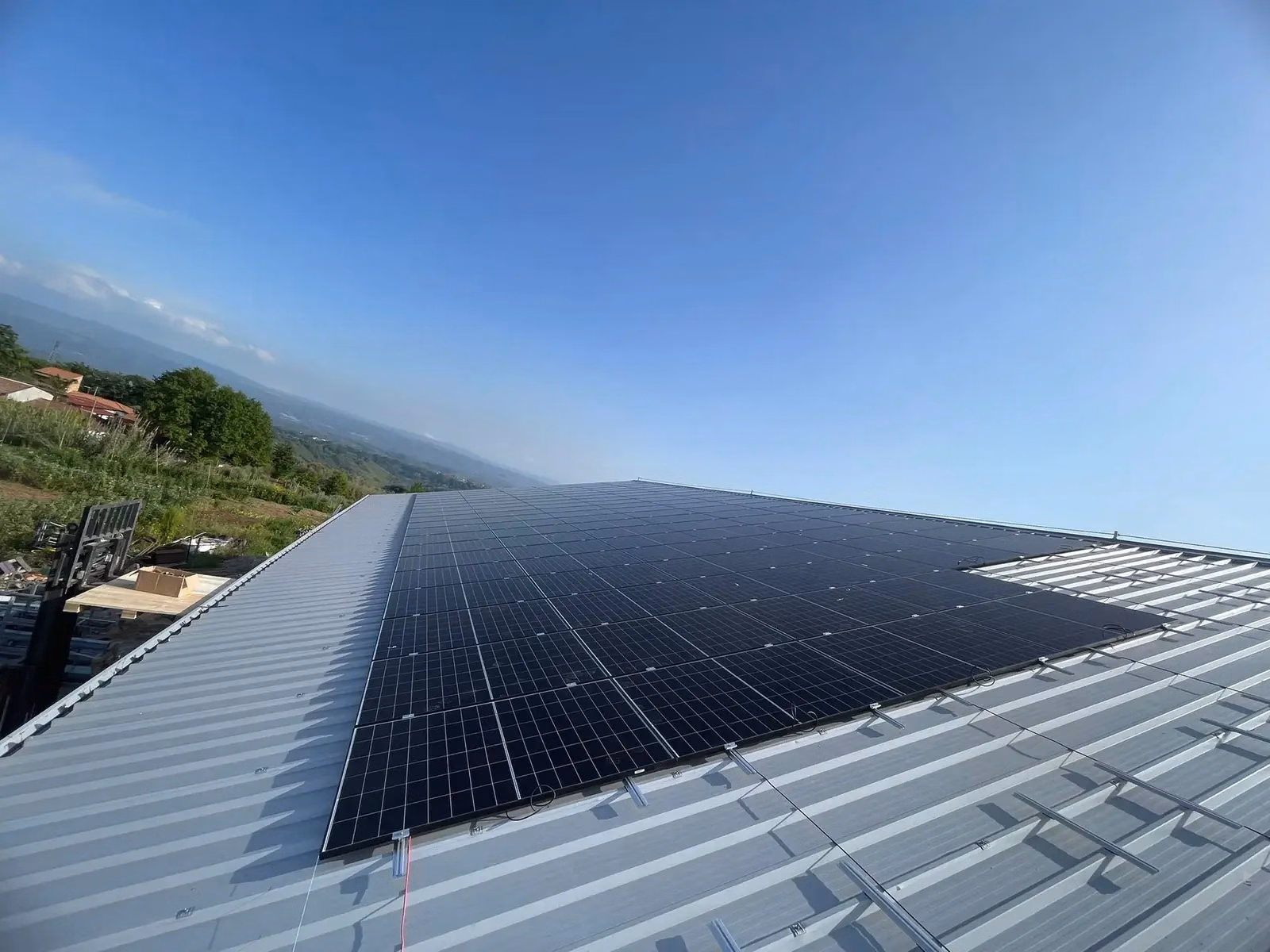 Impianto fotovoltaico su capannone a Mileto (4)
