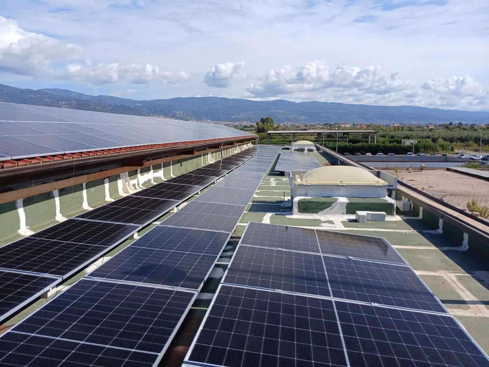 Impianto fotovoltaico su copertura piana a Lamezia Terme (1)